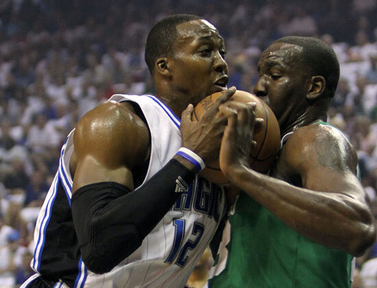 把霍华德打, 位帕金斯和, 霍华德就怕